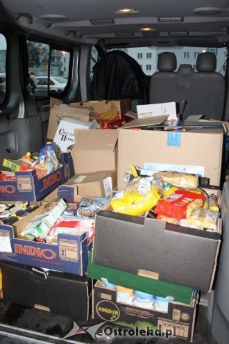 Ostrołęka: Blisko tysiąc wolontariuszy zebrało już ponad 9 ton żywności [30.11.2013] - zdjęcie #62 - eOstroleka.pl