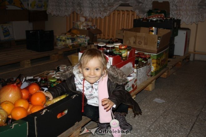 Świąteczna Zbiórka Żywności 2013: Ostrołęka zebrała ponad 11 ton [1.12.2013] - zdjęcie #16 - eOstroleka.pl