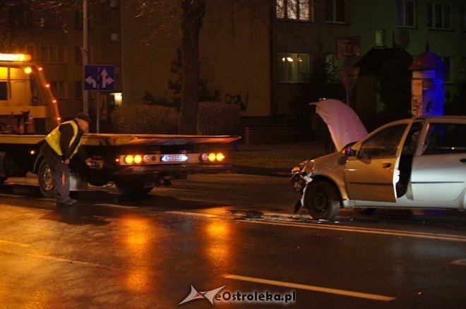 Kolizja na 11 Listopada [04.12.2013] - zdjęcie #4 - eOstroleka.pl