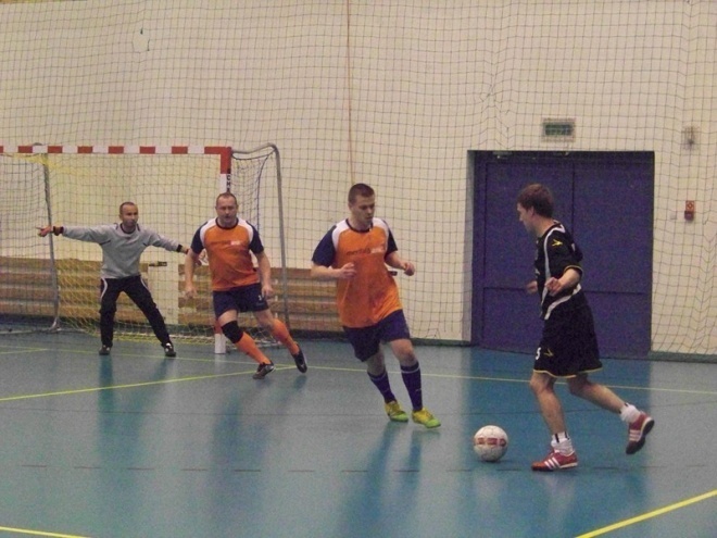 2. kolejka Nocnej Ligi Futsalu (06.12.2013) - zdjęcie #57 - eOstroleka.pl