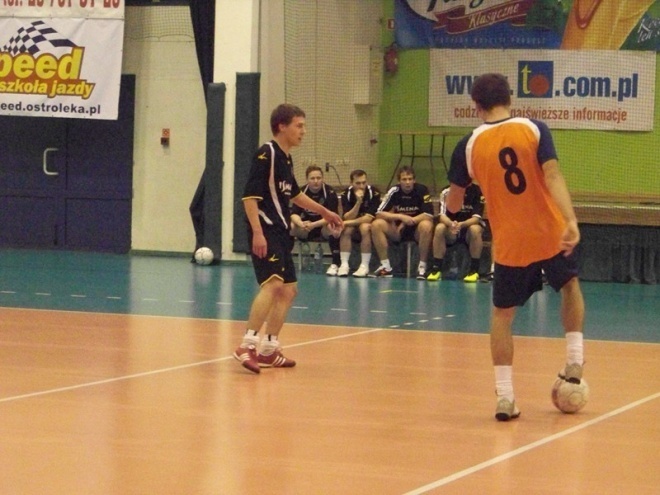 2. kolejka Nocnej Ligi Futsalu (06.12.2013) - zdjęcie #3 - eOstroleka.pl