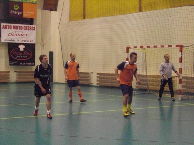 2. kolejka Nocnej Ligi Futsalu (06.12.2013) - zdjęcie #53 - eOstroleka.pl