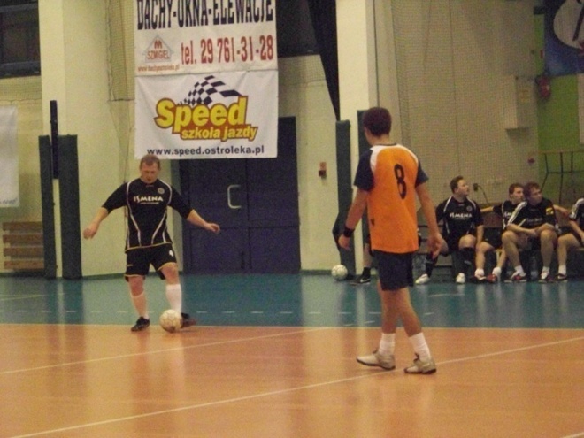 2. kolejka Nocnej Ligi Futsalu (06.12.2013) - zdjęcie #12 - eOstroleka.pl