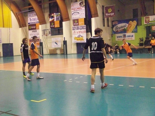 2. kolejka Nocnej Ligi Futsalu (06.12.2013) - zdjęcie #45 - eOstroleka.pl