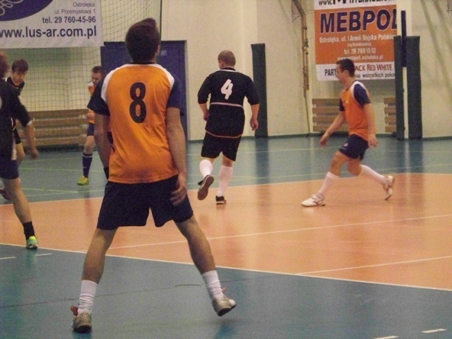 2. kolejka Nocnej Ligi Futsalu (06.12.2013) - zdjęcie #44 - eOstroleka.pl