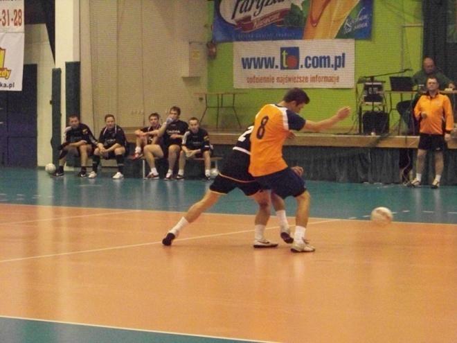 2. kolejka Nocnej Ligi Futsalu (06.12.2013) - zdjęcie #16 - eOstroleka.pl