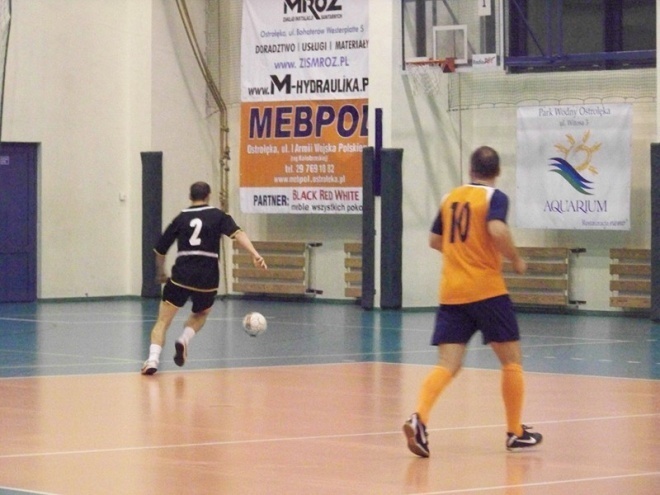2. kolejka Nocnej Ligi Futsalu (06.12.2013) - zdjęcie #37 - eOstroleka.pl