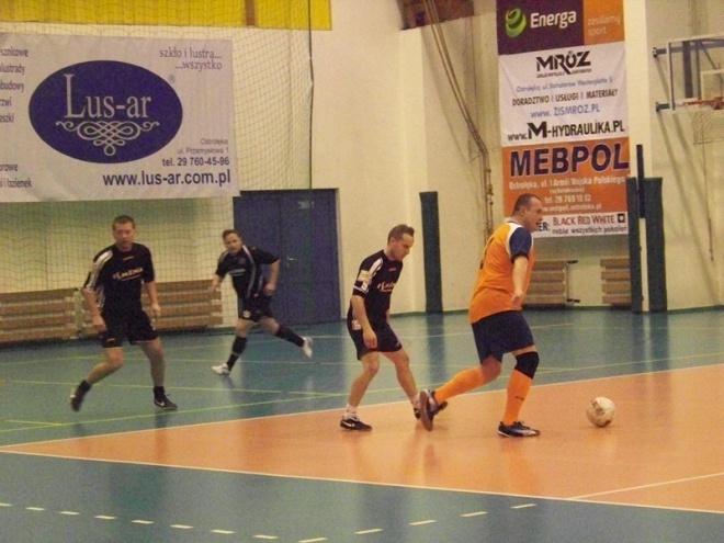 2. kolejka Nocnej Ligi Futsalu (06.12.2013) - zdjęcie #31 - eOstroleka.pl