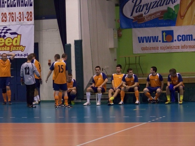 2. kolejka Nocnej Ligi Futsalu (06.12.2013) - zdjęcie #22 - eOstroleka.pl