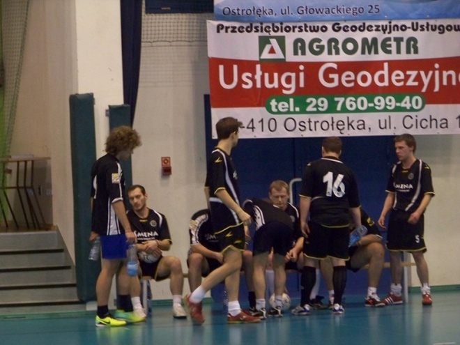 2. kolejka Nocnej Ligi Futsalu (06.12.2013) - zdjęcie #21 - eOstroleka.pl