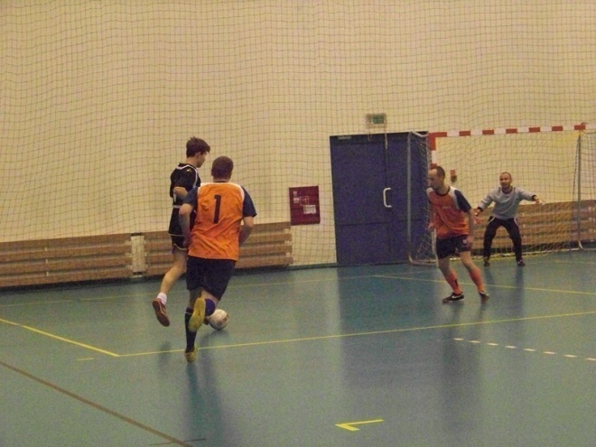 2. kolejka Nocnej Ligi Futsalu (06.12.2013) - zdjęcie #17 - eOstroleka.pl
