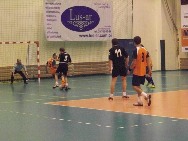 2. kolejka Nocnej Ligi Futsalu (06.12.2013) - zdjęcie #16 - eOstroleka.pl