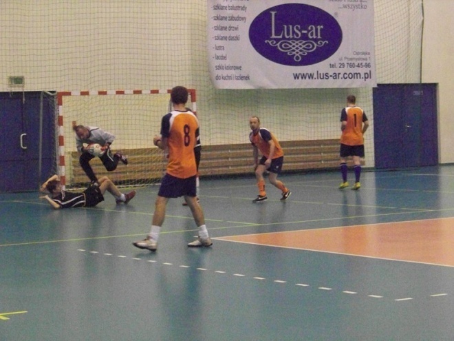 2. kolejka Nocnej Ligi Futsalu (06.12.2013) - zdjęcie #15 - eOstroleka.pl