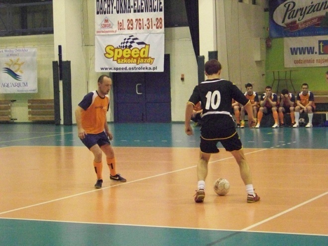2. kolejka Nocnej Ligi Futsalu (06.12.2013) - zdjęcie #13 - eOstroleka.pl