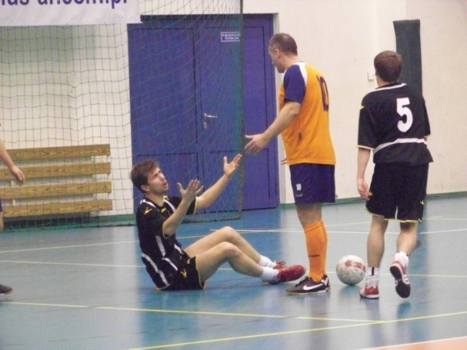 2. kolejka Nocnej Ligi Futsalu (06.12.2013) - zdjęcie #11 - eOstroleka.pl