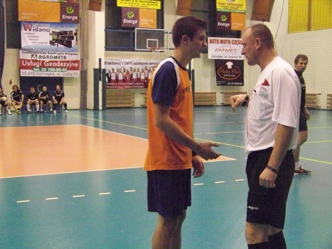 2. kolejka Nocnej Ligi Futsalu (06.12.2013) - zdjęcie #10 - eOstroleka.pl