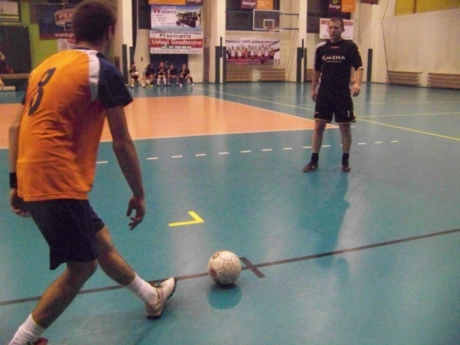 2. kolejka Nocnej Ligi Futsalu (06.12.2013) - zdjęcie #9 - eOstroleka.pl