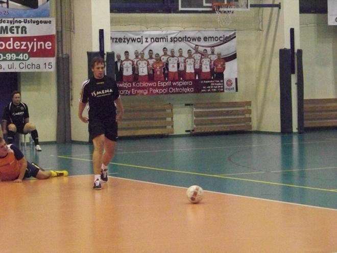 2. kolejka Nocnej Ligi Futsalu (06.12.2013) - zdjęcie #2 - eOstroleka.pl