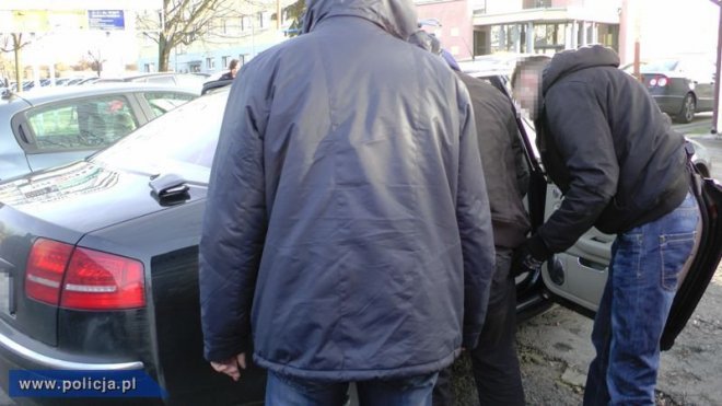 Policja zlikwidowała wytwórnię dopalaczy - zdjęcie #17 - eOstroleka.pl