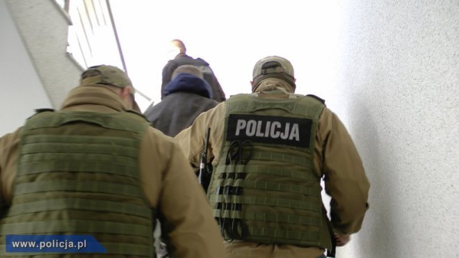 Policja zlikwidowała wytwórnię dopalaczy - zdjęcie #13 - eOstroleka.pl