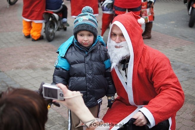 Zmotoryzowani mikołaje odwiedzili ostrołęczan [07.12.2013] - zdjęcie #29 - eOstroleka.pl