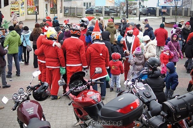 Zmotoryzowani mikołaje odwiedzili ostrołęczan [07.12.2013] - zdjęcie #66 - eOstroleka.pl