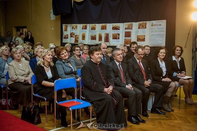 95-lecie Szkoły Podstawowej nr 1 [10.12.2013] - zdjęcie #2 - eOstroleka.pl
