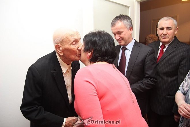 Stanisław Kędzierski z Ostrołęki skończył sto lat [11.12.2013] - zdjęcie #16 - eOstroleka.pl