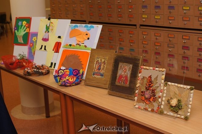 Wystawa oraz kiermasz prac uczniów Ośrodka Szkolno-Wychowawczego w Ostrołęce [11.12.2013] - zdjęcie #15 - eOstroleka.pl