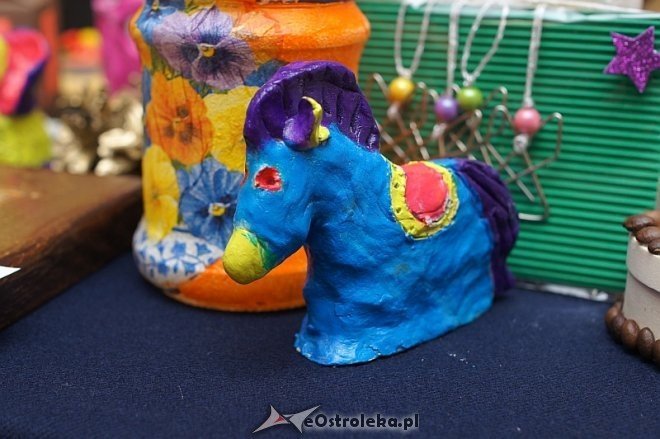 Wystawa oraz kiermasz prac uczniów Ośrodka Szkolno-Wychowawczego w Ostrołęce [11.12.2013] - zdjęcie #4 - eOstroleka.pl