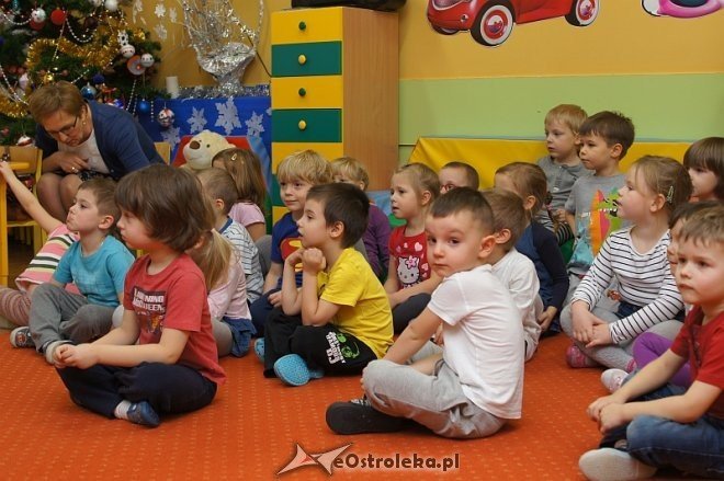 Wychowankowie Zakładu Karnego w Laskowcu czytali bajki dzieciom w Przedszkolu Miejskim nr 10 w Ostrołęce [12.12.2013] - zdjęcie #54 - eOstroleka.pl