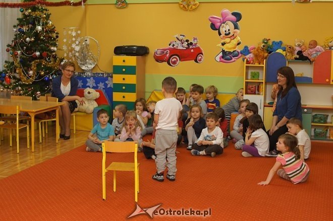 Wychowankowie Zakładu Karnego w Laskowcu czytali bajki dzieciom w Przedszkolu Miejskim nr 10 w Ostrołęce [12.12.2013] - zdjęcie #36 - eOstroleka.pl