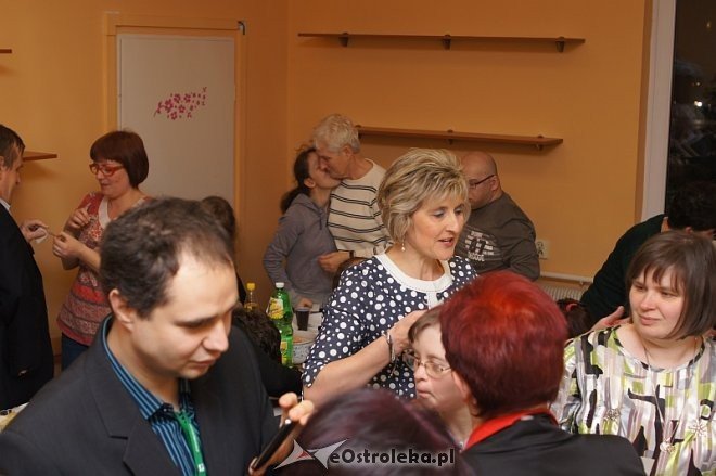 Spotkanie wigilijne w stowarzyszenia Pomocna Dłoń [12.12.2013] - zdjęcie #12 - eOstroleka.pl