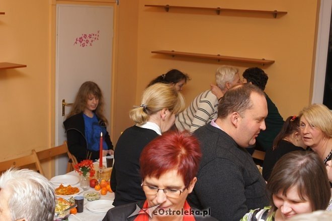 Spotkanie wigilijne w stowarzyszenia Pomocna Dłoń [12.12.2013] - zdjęcie #15 - eOstroleka.pl