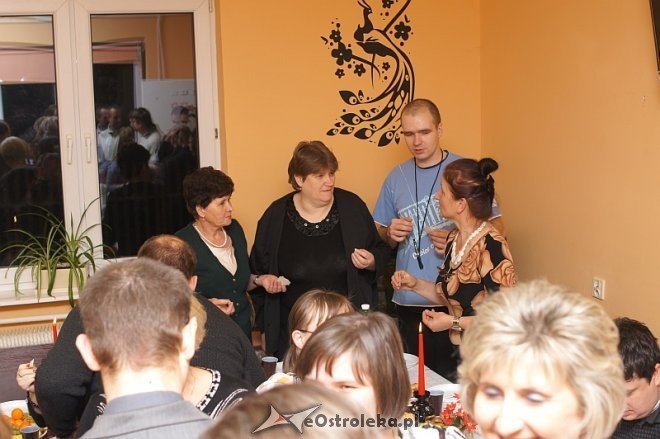 Spotkanie wigilijne w stowarzyszenia Pomocna Dłoń [12.12.2013] - zdjęcie #18 - eOstroleka.pl