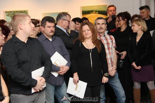 Wernisaż wystawy poplenerowej i spotkanie z uczestnikami VII Kurpiowskiego Pleneru Malarsko-Literackiego [12.12.2013] - zdjęcie #2 - eOstroleka.pl