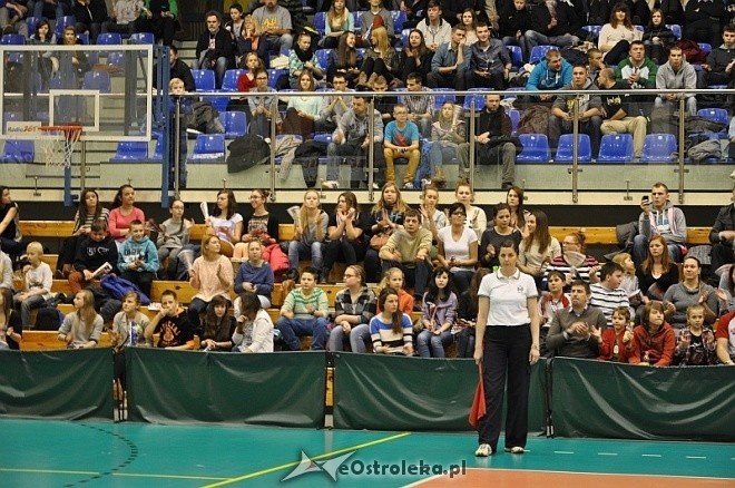 Energa Pekpol Ostrołęka - TKS Nascon Tychy (13.12.2013) - zdjęcie #17 - eOstroleka.pl