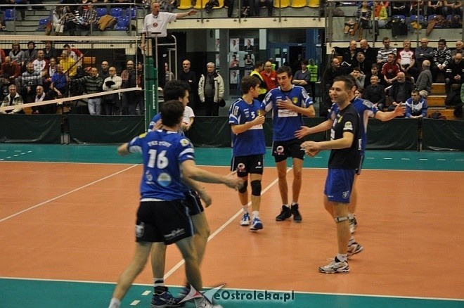 Energa Pekpol Ostrołęka - TKS Nascon Tychy (13.12.2013) - zdjęcie #13 - eOstroleka.pl
