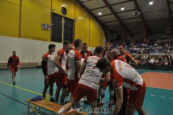 Energa Pekpol Ostrołęka - TKS Nascon Tychy (13.12.2013) - zdjęcie #1 - eOstroleka.pl