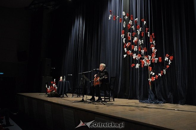Wykład i koncert w rocznicę wprowadzenia stanu wojennego [13.12.2013] - zdjęcie #30 - eOstroleka.pl