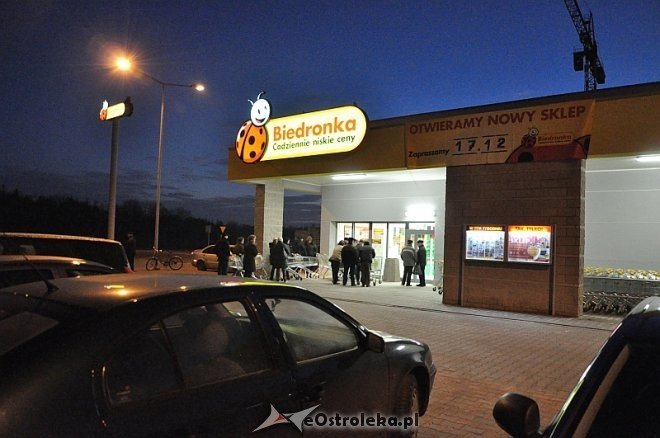 Otwarcie Biedronki przy mini obwodnicy [17.12.2013] - zdjęcie #22 - eOstroleka.pl