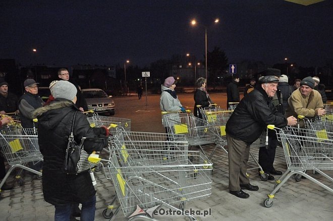 Otwarcie Biedronki przy mini obwodnicy [17.12.2013] - zdjęcie #17 - eOstroleka.pl