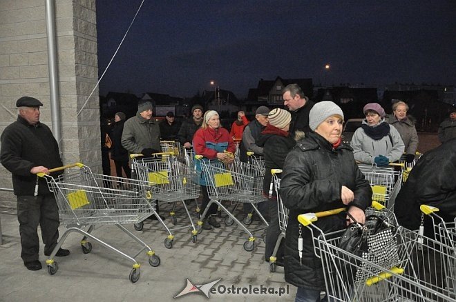 Otwarcie Biedronki przy mini obwodnicy [17.12.2013] - zdjęcie #15 - eOstroleka.pl