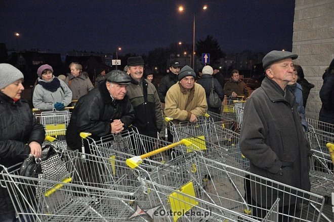 Otwarcie Biedronki przy mini obwodnicy [17.12.2013] - zdjęcie #14 - eOstroleka.pl