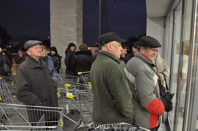 Otwarcie Biedronki przy mini obwodnicy [17.12.2013] - zdjęcie #13 - eOstroleka.pl