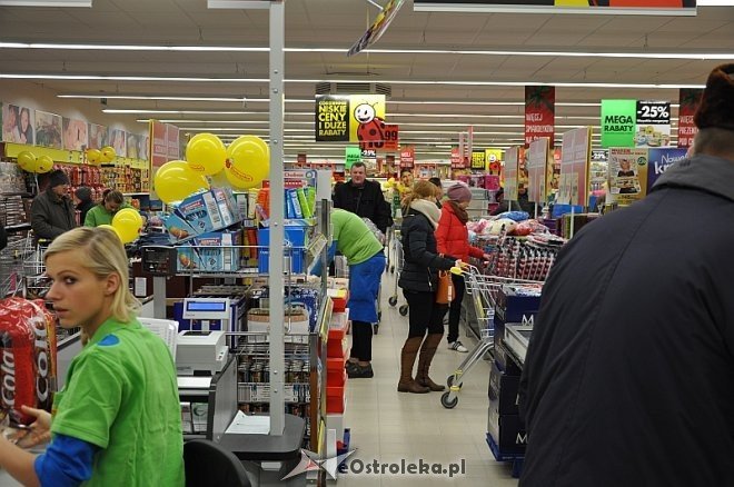 Otwarcie Biedronki przy mini obwodnicy [17.12.2013] - zdjęcie #2 - eOstroleka.pl