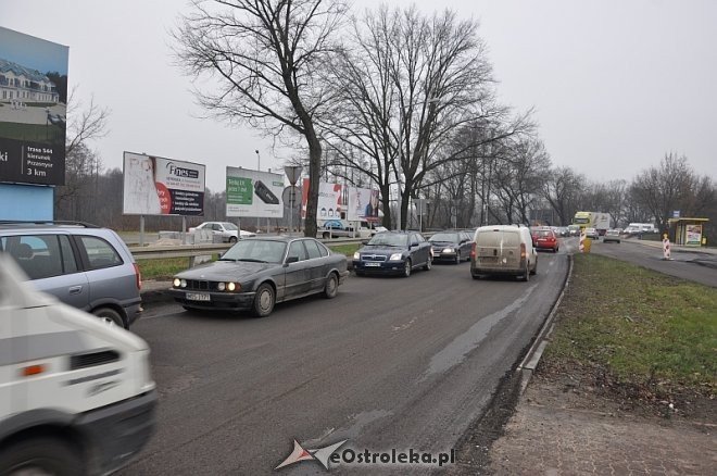 Chaos komunikacyjny w mieście. OSTRADA samowolnie podjęła prace remontowe! [18.12.2013] - zdjęcie #14 - eOstroleka.pl