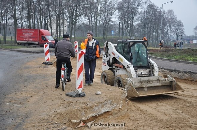 Chaos komunikacyjny w mieście. OSTRADA samowolnie podjęła prace remontowe! [18.12.2013] - zdjęcie #24 - eOstroleka.pl