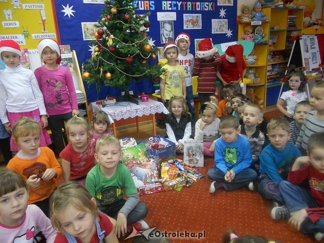 ,,Dziś gwiazdka zaświeci dla wszystkich dzieci” w miejskiej ósemce [18.12.2013] - zdjęcie #2 - eOstroleka.pl