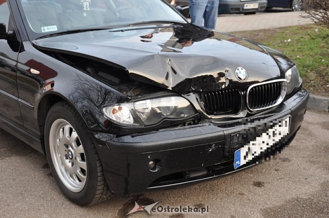 Kolizja na Goworowskiej [19.12.2013] - zdjęcie #7 - eOstroleka.pl